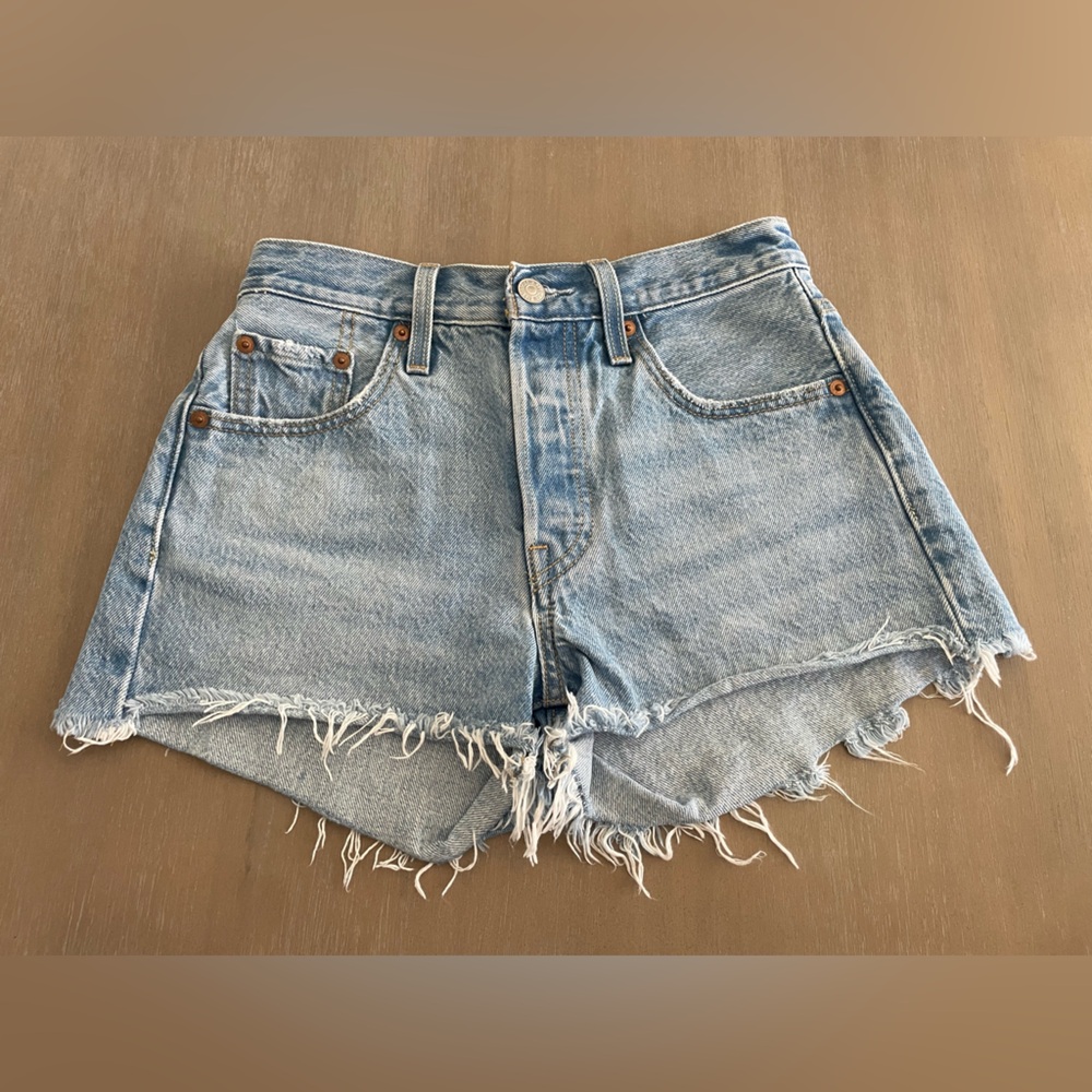 Levi’s Light Blue Denim Frayed Hem Women's Shorts